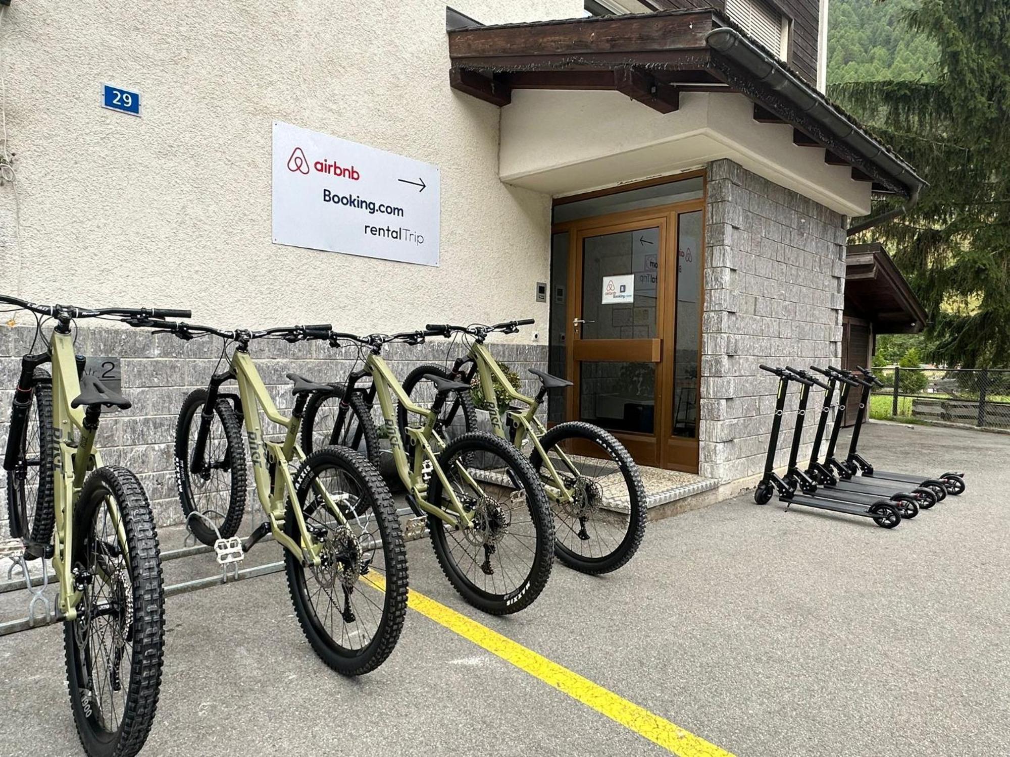 Panorama Apartment For 4 Near Zermatt Täsch Exteriör bild